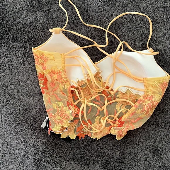 Cristina Iaia strappy bra. 34c. - Picture 6 of 6